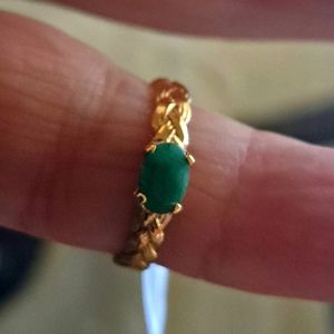 Beautiful 10k Genuine Emerald ring.